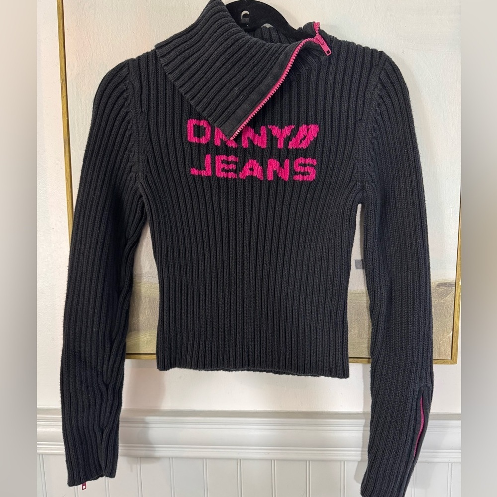 Vintage DKNY Vintage Ribbed 90s/ Y2K Hot Pink Logo Zipper Long Sleeve Sweater SM - Picture 3 of 8